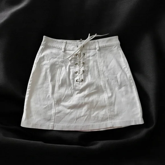 Forever 21 White Tie Front Pencil Mini Skirt - Picture 2 of 4